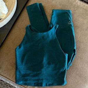 Beyond Yoga Top and Leggings Set - XS.